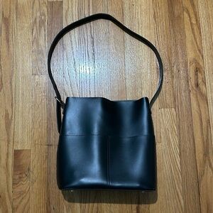 Black buckets bag
